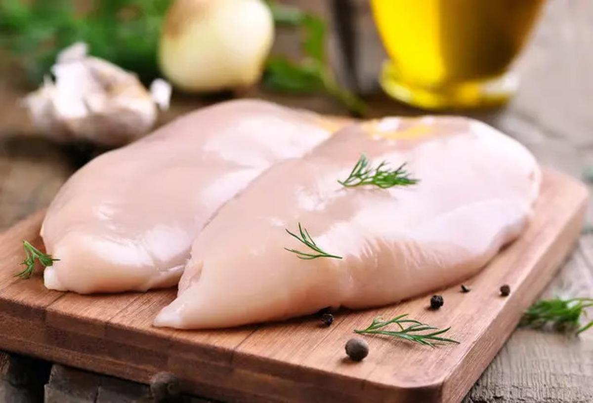 Rahasia Mencairkan Daging Ayam Beku Tanpa Air dan Microwave