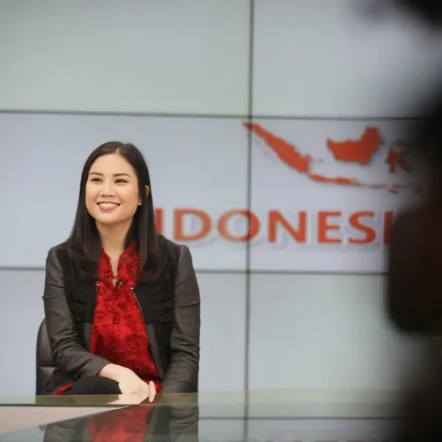 6 Potret Angela Tanoesoedibjo, Wamenparekraf yang Jatuh Pingsan di Keraton Solo
