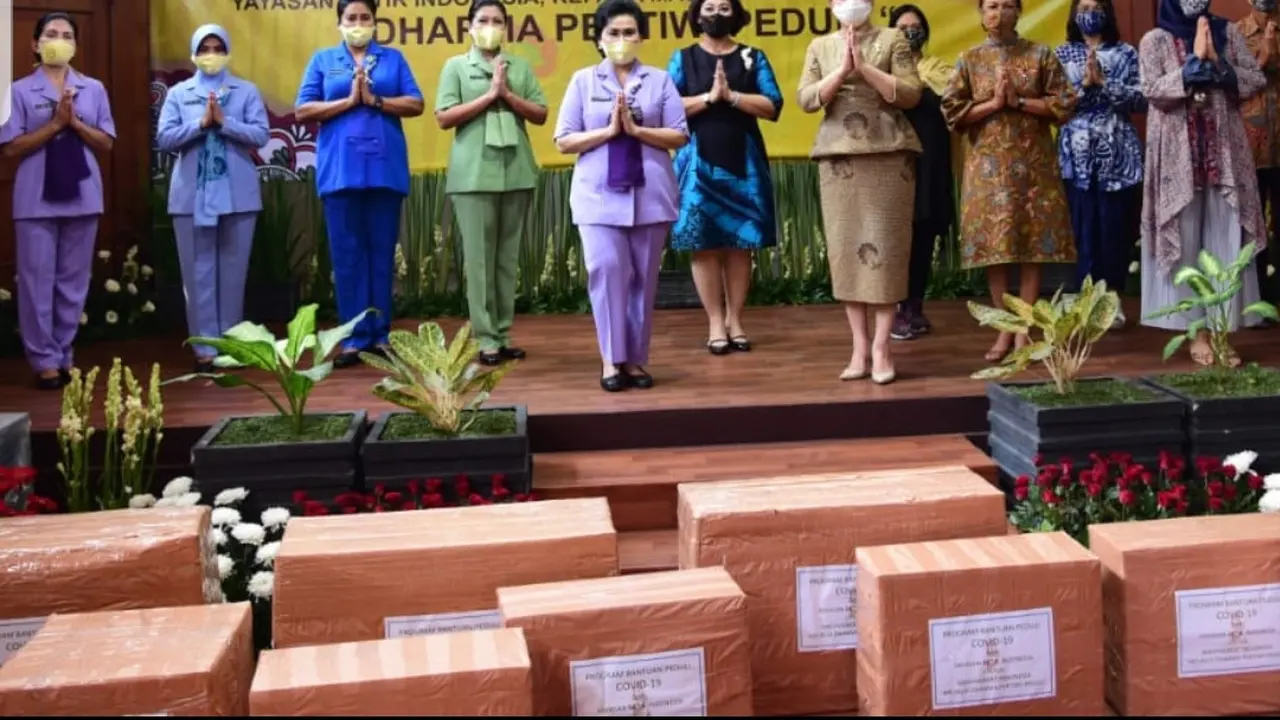 YBI membagikan 20 ribu masker batik melalui Dharma Pertiwi (Istimewa)