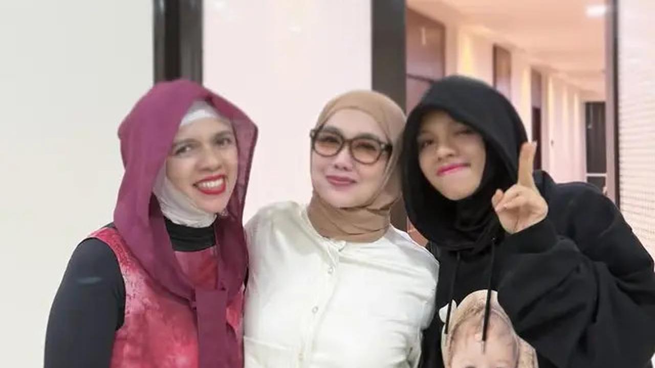 Tampilan Reza Artamevia, Zahwa Massaid, hingga Lenggogeni Faruk saat Dampingi Aaliyah Massaid Melahirkan Anak Pertama