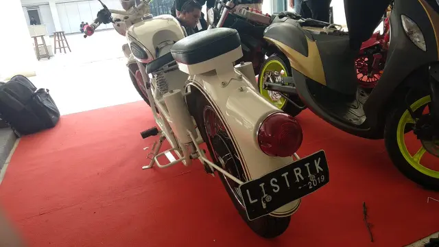 Motor listrik bergaya klasik