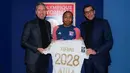 Sayap kanan Belgia berusia 18 tahun, Malick Fofana didatangkan Olympique Lyon dari klub Belgia, KAA Genk pada 10 Januari 2024 dengan nilai transfer sebesar 17 juta euro atau setara Rp289 miliar dengan durasi kontrak selama empat setengah tahun hingga 30 Juni 2028. Kedatangan Malick Fofana merupakan solusi instan untuk mempertajam lini depan Olympique Lyon yang kini masih terpuruk di posisi ke-16 Ligue 1 2023/2024. (ol.fr)