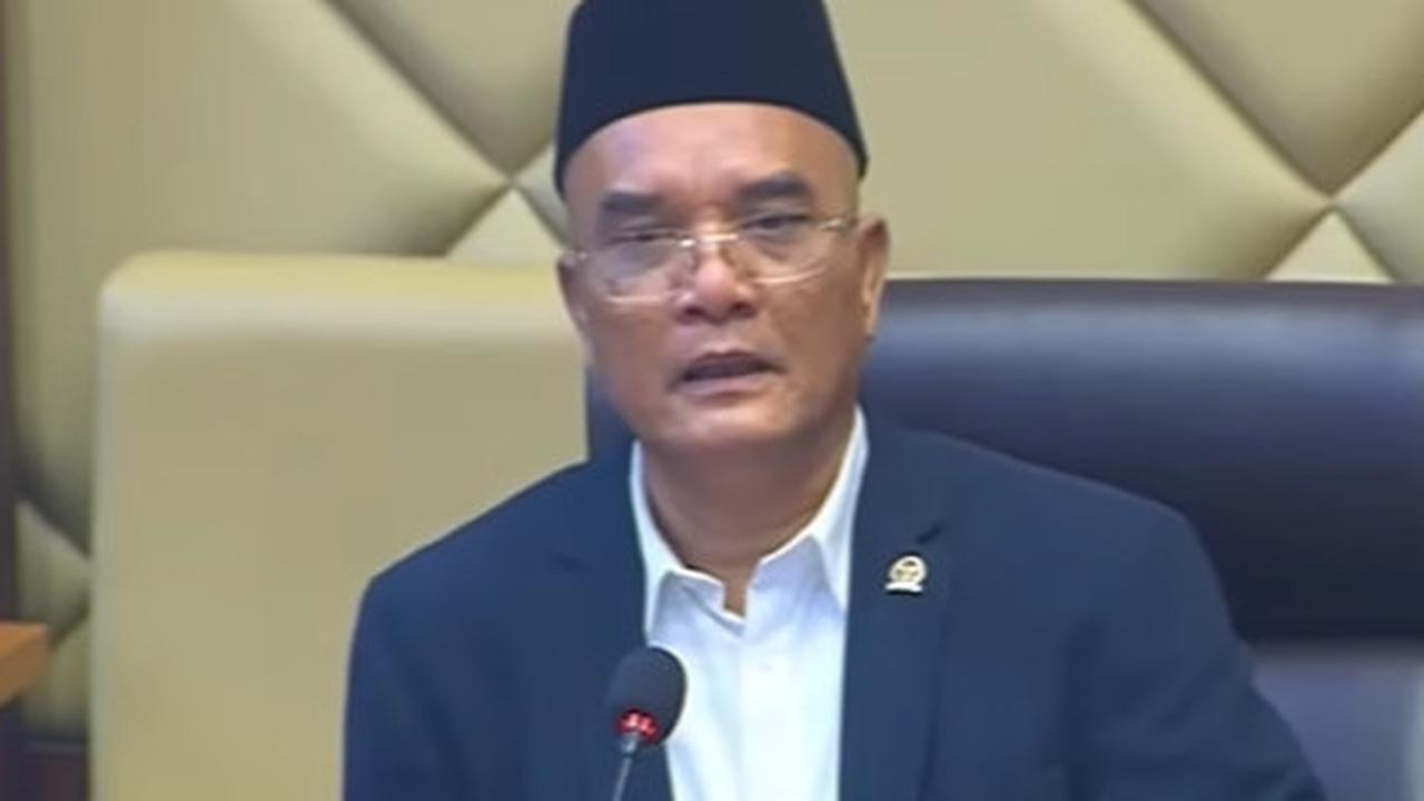 Wakil Ketua Pansus Angket Haji Kesal Sampai Gebrak Meja Dengar Penjelasan Kemenag Soal Jemaah yang Enggak Berangkat