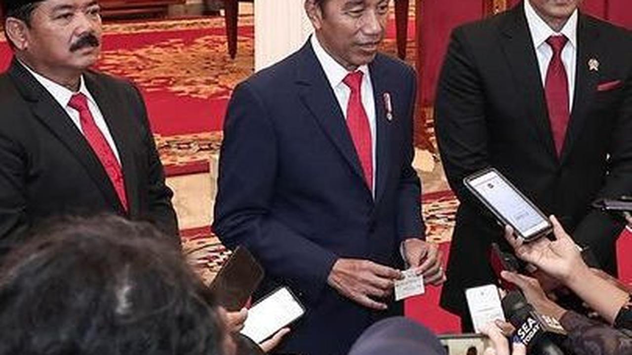 VIDEO: Jokowi Sampai Balik Badan, Pegang dan Tunjuk AHY Usai Dilantik Jadi Menteri