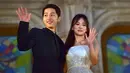 Ridwan Kamil menuliskan ucapan turut berbahagia dari Indonesia atas rencana pernikahan Song Joong Ki dan Song Hye Kyo. Ia juga menyertakan tagar #songsongcouple, seperti yang sedang ramai di dunia maya. (AFP/Bintang.com)