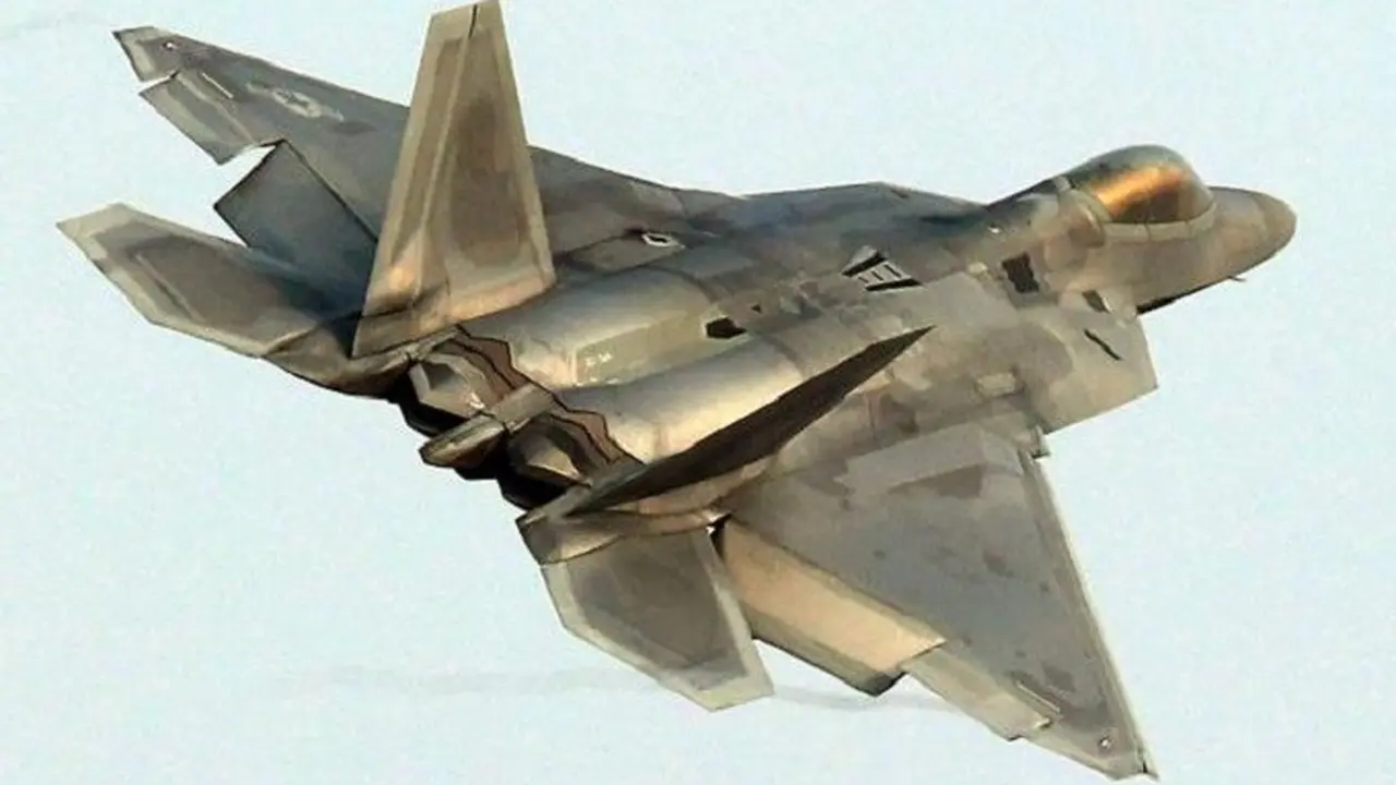 Jet tempur siluman Amerika Serikat, F-22 Raptor.