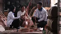 Dari Terlilit Utang, Rini Bangkit Lewat Gitar