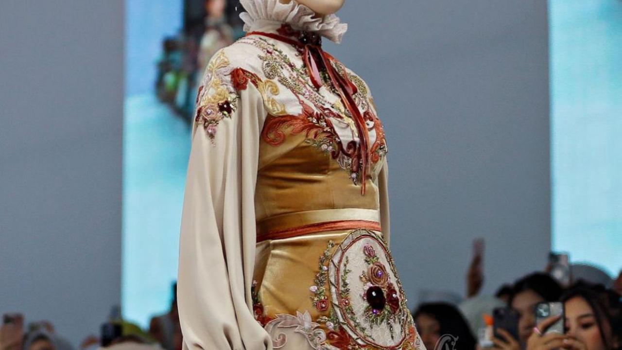 7 Potret Artis Saat Jakarta Fashion Week 2025: Muse Memukau dari Raisa Hingga Luna Maya!