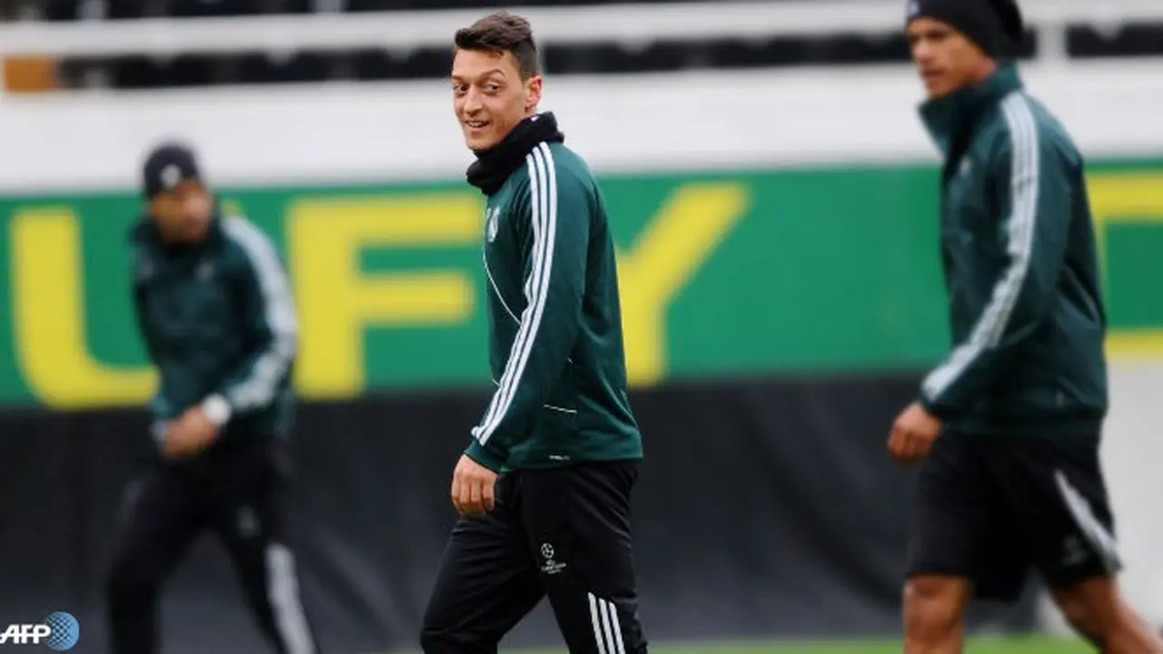 mesut-zil-130515a.jpg