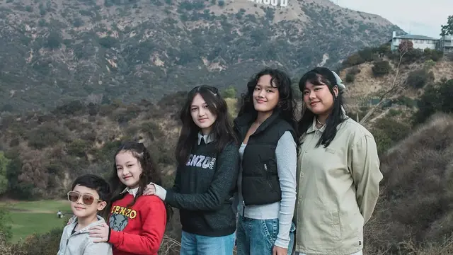 6 Potret Transformasi Amel Anak Ussy Sulistiawaty, Genap Menginjak Usia 20 Tahun