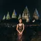 Penampilan Debut Niki Zefanya di Prambanan Jazz Festival 2026, Magis dengan Gaun Abstract Print