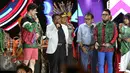 Plt Gubernur DKI Jakarta Soni Sumarsono memberikan sambutan pada konser pergantian tahun Gempita 2017 di Ancol, Jakarta, Minggu (1/1). Tembakan pistol dari Soni Sumarsono menandai malam pergantian tahun baru 2017 di Ancol. (Liputan6.com/Angga Yuniar)