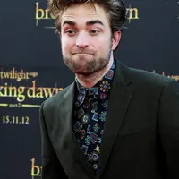 Robert Pattinson menjajal dunia astronot di film terbarunya bersama Claire Denis, setelah menjadi fotografer di film sebelumnya. (Bintang/EPA)