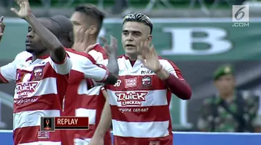 Madura United tinggal selangkah lagi lolos dari babak penyisihan grup Piala Presiden 2018. Ini setelah skuat racikan Gomes de Oliviera menang atas PS TNI di Stadion Gelora Bung Tomo, Surabaya.