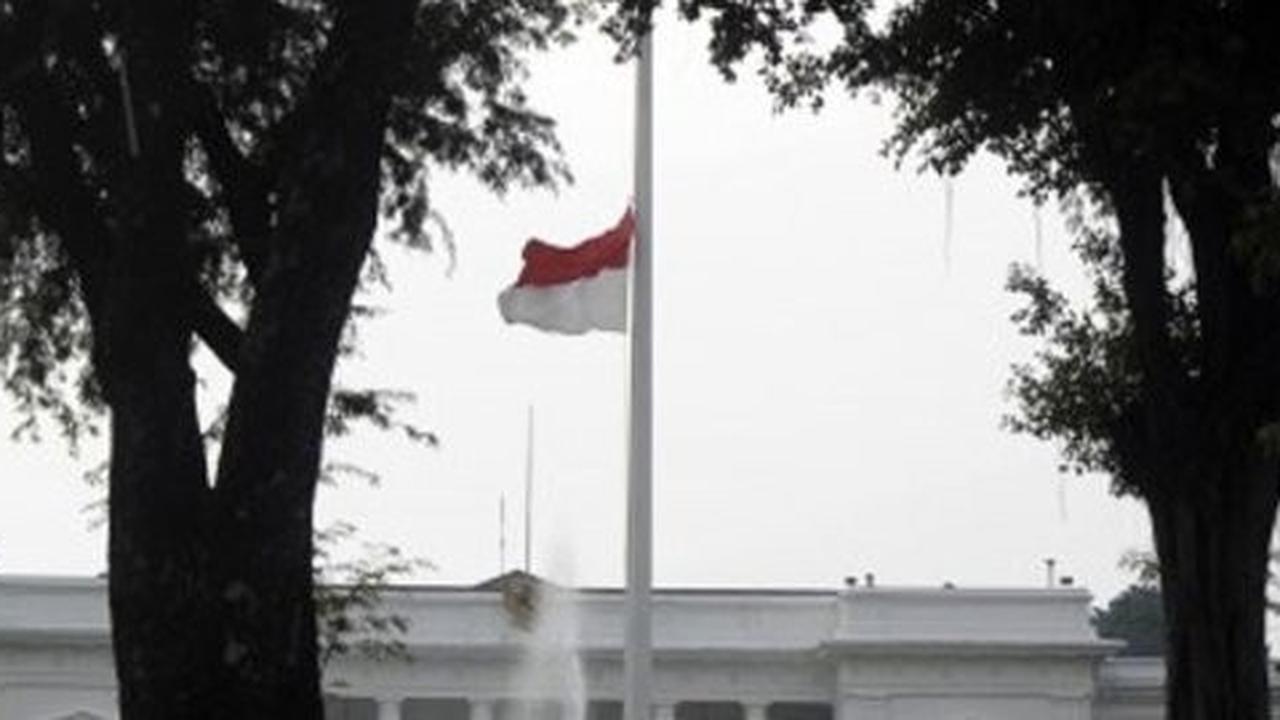Ini Alasan Bendera Setengah Tiang Jadi Tanda Berkabung