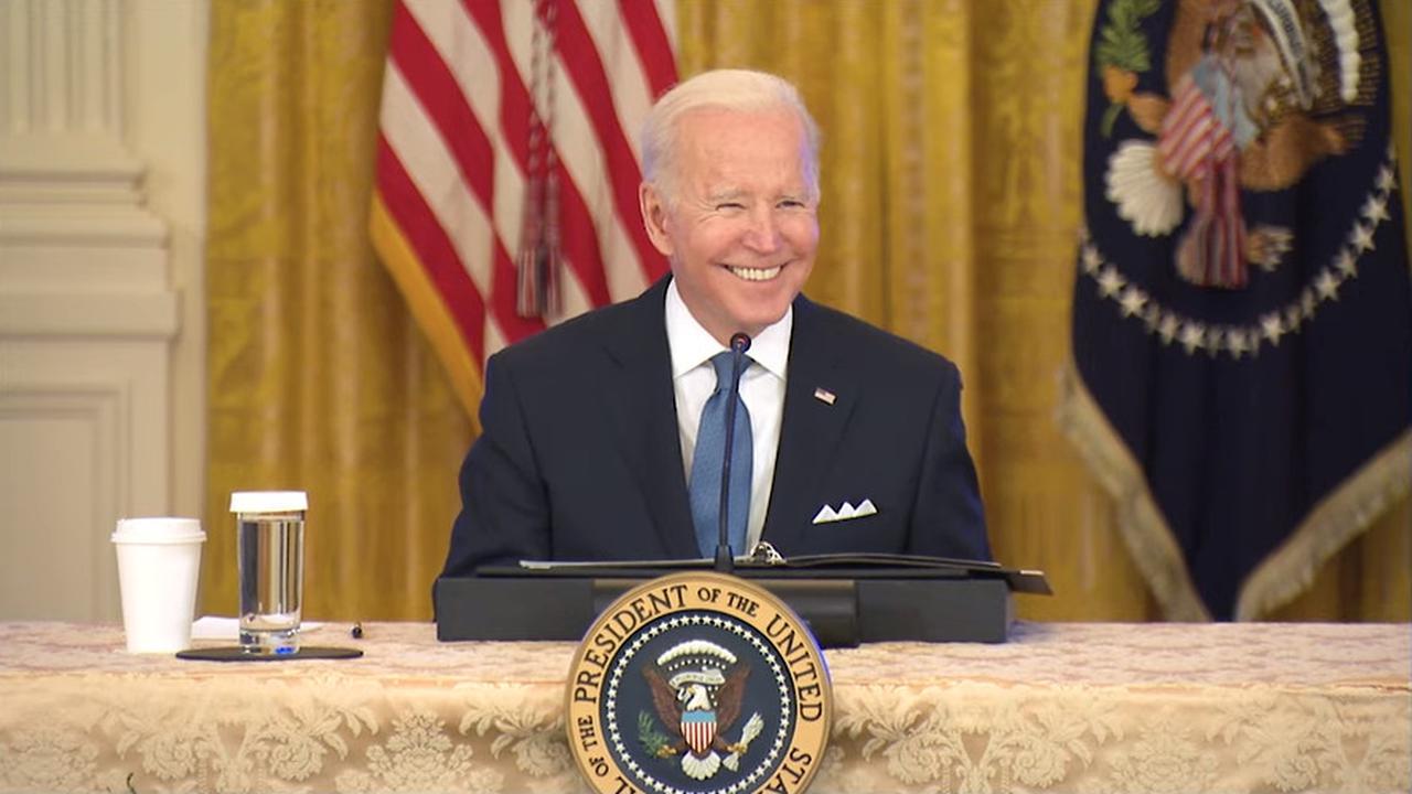 Presiden AS Joe Biden dalam pertemuan White House Competition Council.