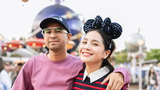 Potret kemesraan Raffi Ahmad dan Nagita Slavina (credit: instagram/raffinagita1717)