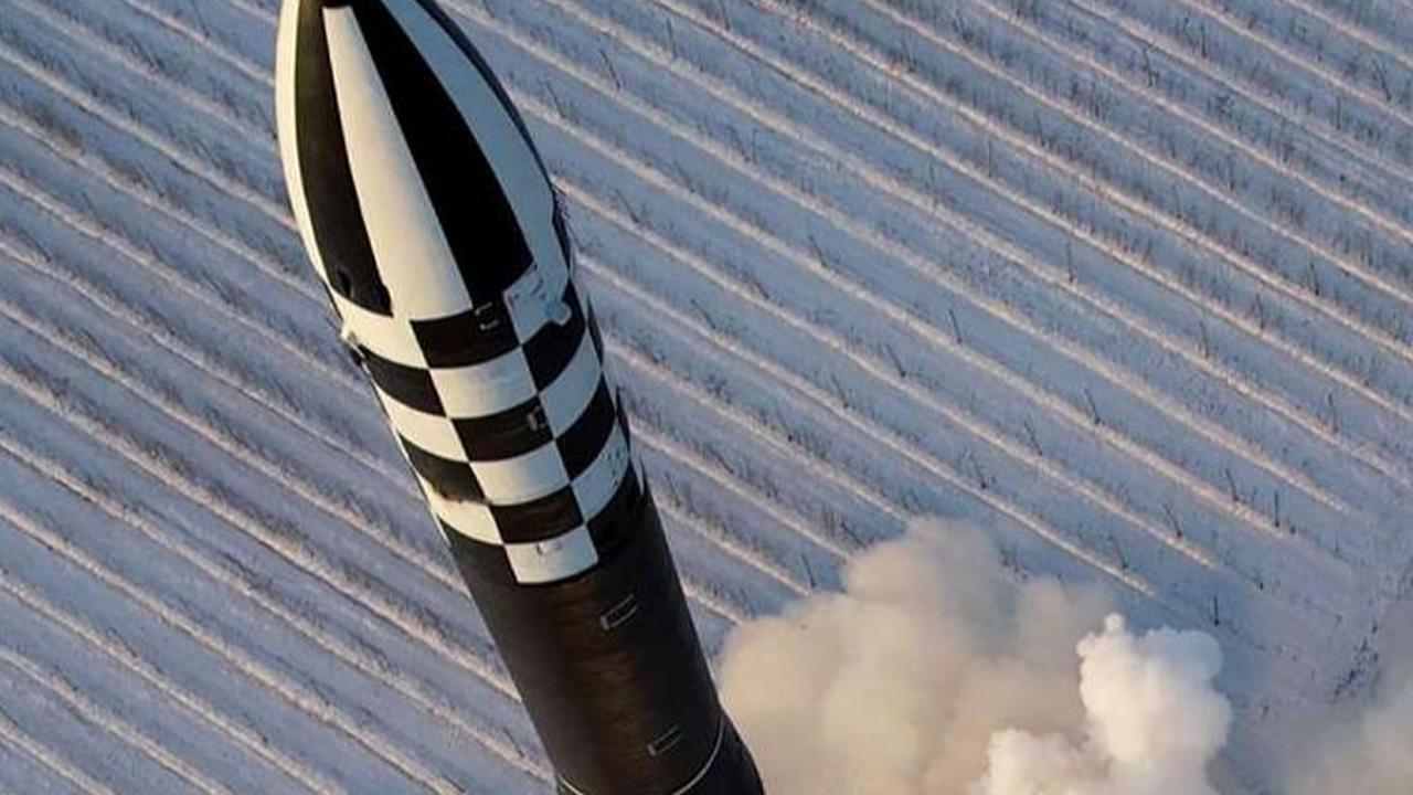 FOTO: Ngerinya Rudal Nuklir Terkuat Korea Utara Hwasong-18, Serangannya Bisa Sampai AS