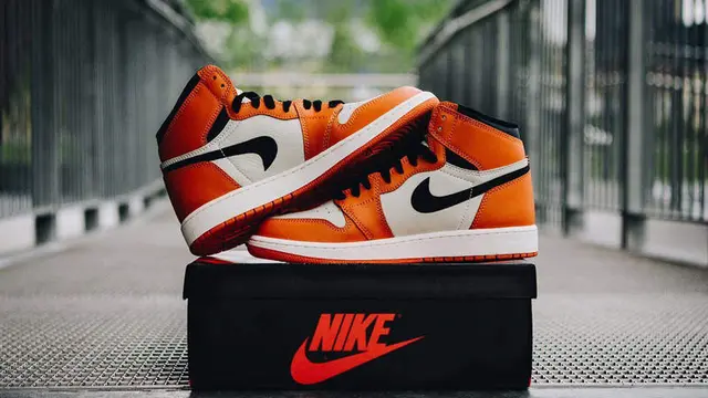 backwards swoosh jordan 1