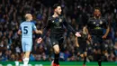 Pada menit ke-4, pemain Celtic, Patrick Roberts, menggiring bola hingga ke dalam kotak penalti Manchester City dan berhasil menjaringkan bola ke dalam gawang dengan tendangan mendatar kaki kiri. (Action Images via Reuters/Jason Cairnduff)