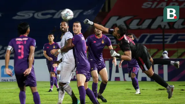Foto: Hasil BRI Liga 1, Arema FC Sukses Kalahkan Persik Kediri dalam Drama Lima Gol