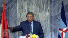 Ketua Umum Partai Demokrat, Susilo Bambang Yudhoyono berpidato pada puncak perayaan HUT Partai Demokrat ke-14 di Gedung Parlemen Senayan, Jakarta, Rabu (9/9/2015). Dalam pidatonya, SBY memberikan arahan kepada kader PD. (Liputan6.com/Helmi Fithriansyah)