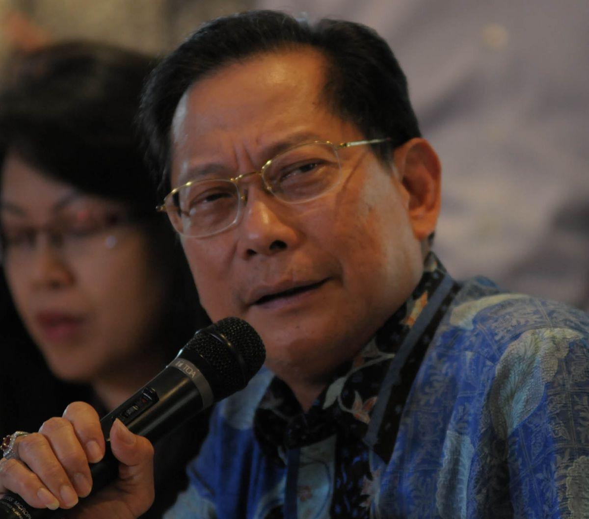 Sementara itu, Presiden Direktur PT Bank Central Asia Tbk (BCA), Jahja Setiaatmadja, mengaku belum menerima aduan secara resmi dari nasabah yang menjadi korban penipuan bermodus BCA Mobile terkena virus.