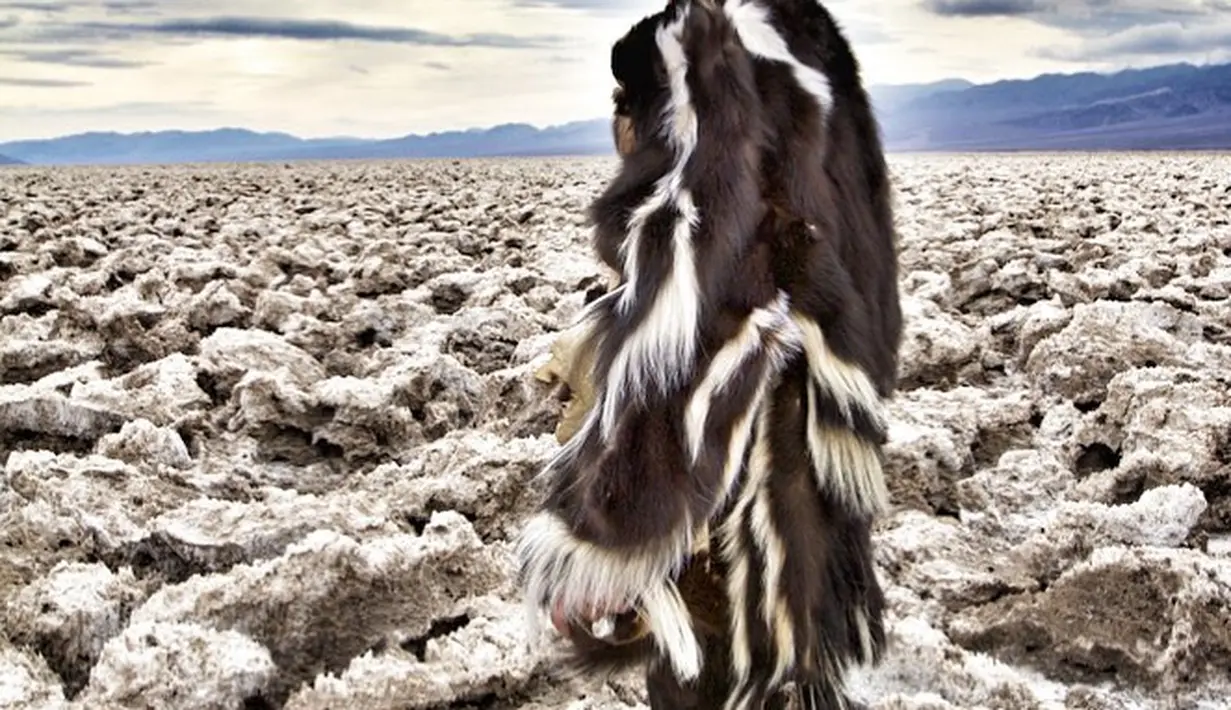 Jaket yang terbuat dari 30 kulit sigung atau skunk jacket (Foto: Instagram @byarnoldputra)