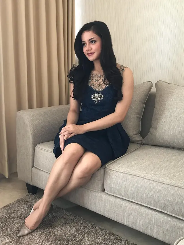 Potret presenter cantik Ovi Dian