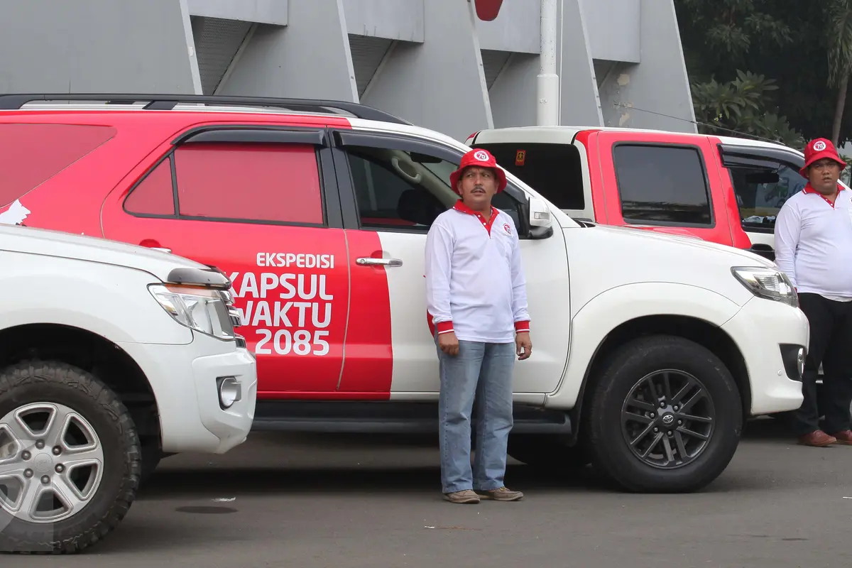 20150917-Menteri Pratikno Lepas Keberangkatan Ekspedisi Kapsul Waktu Pembawa Mimpi-Jakarta