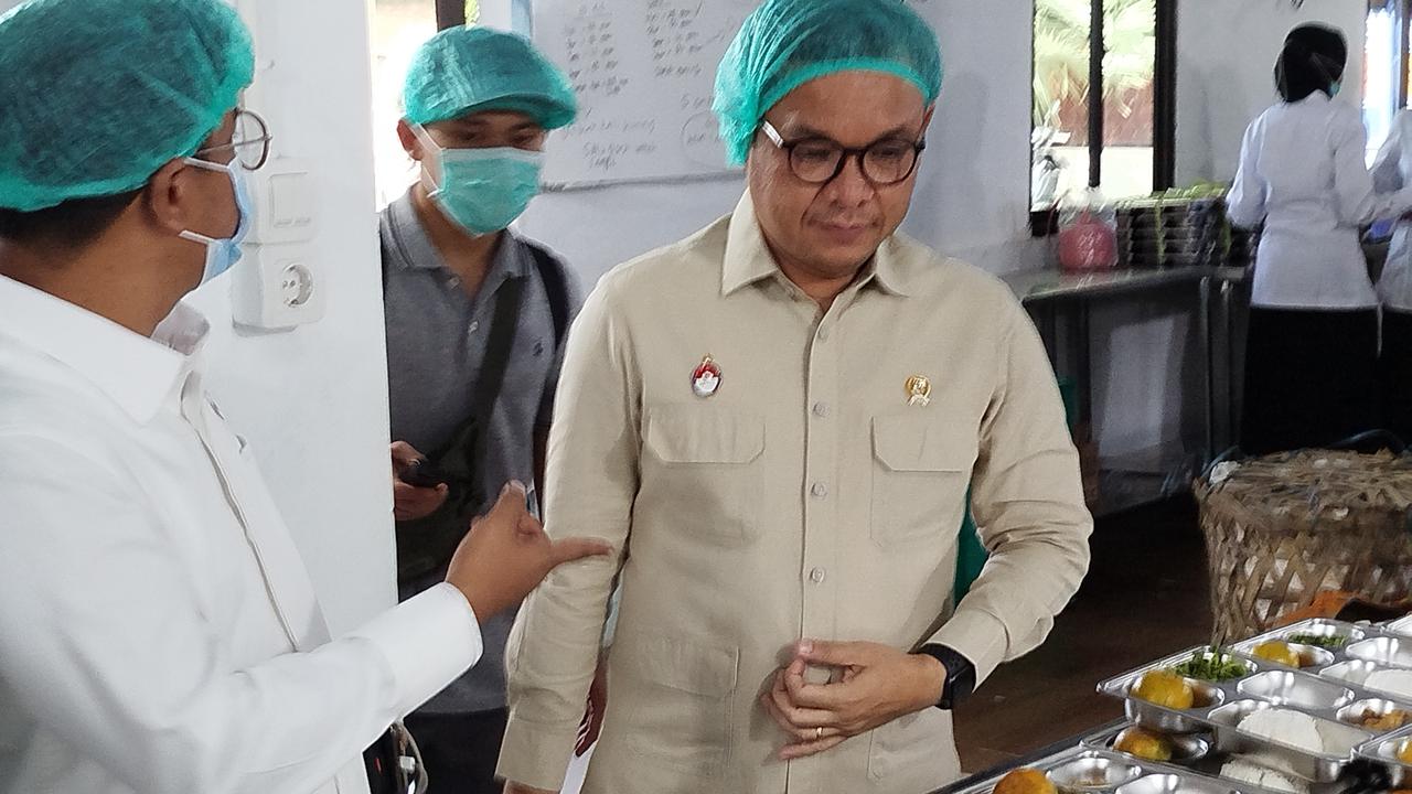 Mengintip Menu Makan Siang Gratis Seharga Rp10 Ribu di Depok