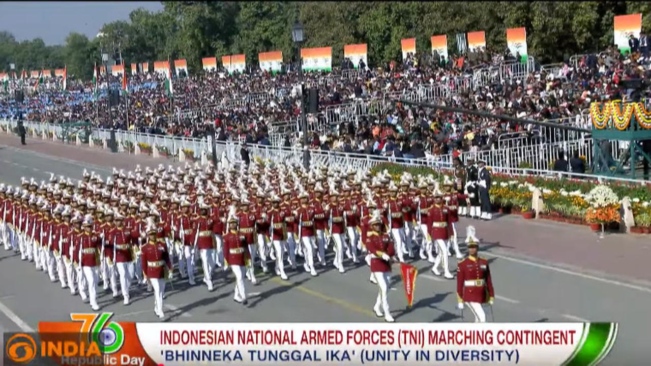 Prabowo Langsung Berdiri Beri Hormat, Kekompakan Prajurit TNI & Akmil Unjuk Gigi di Parade Militer HUT India Sampai Dipuji Komentator
