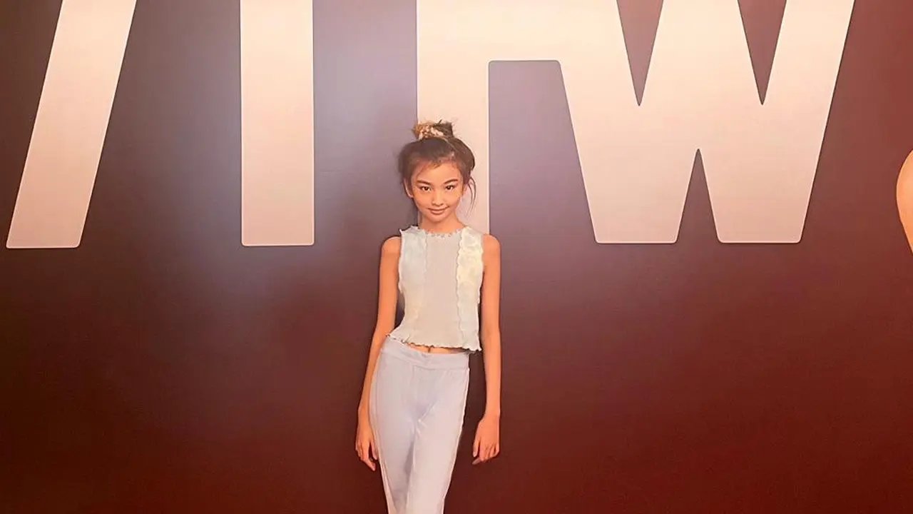 Michelle Hadip tampil di Indonesia Teen Fashion Week 2022