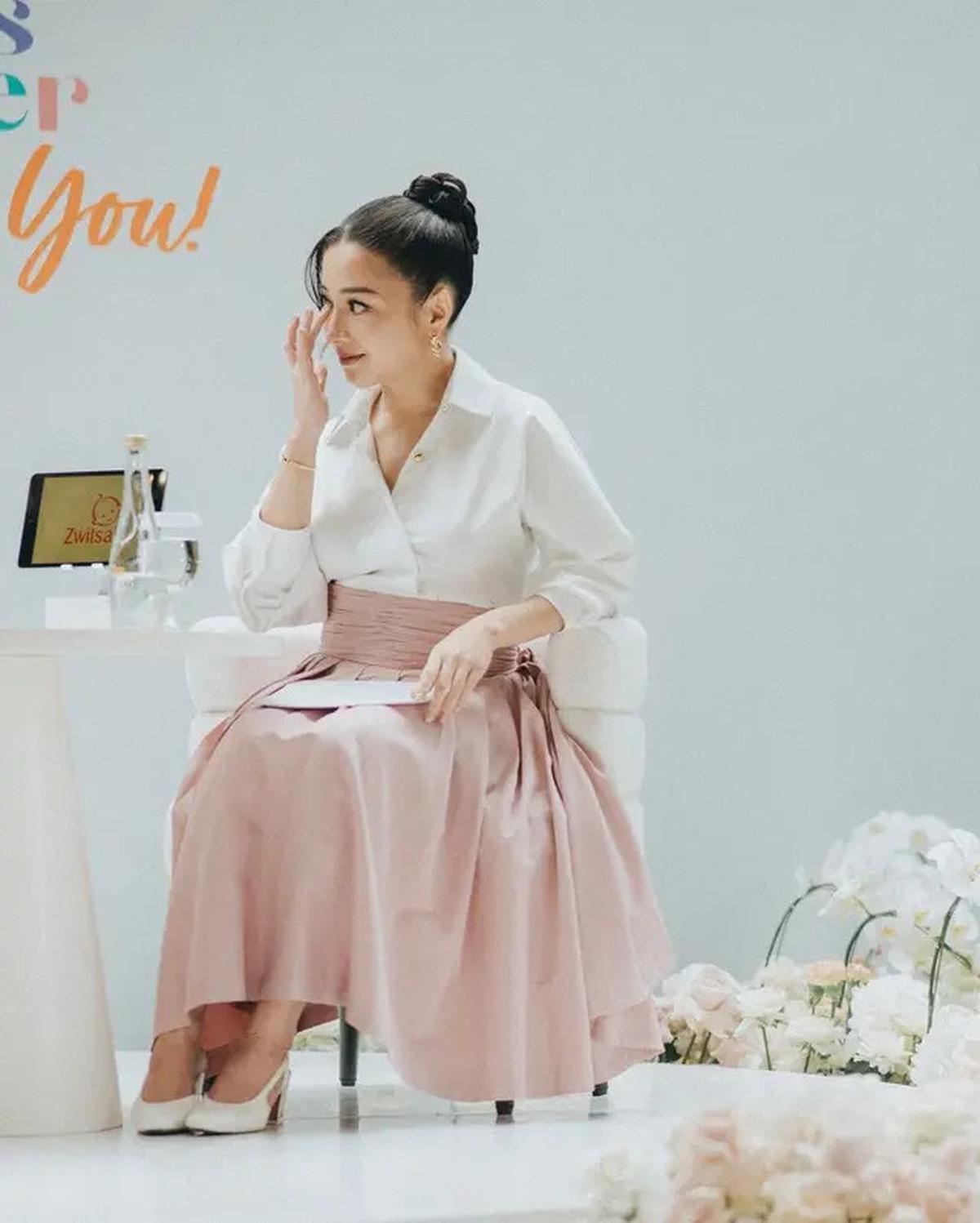 4 Gaya Nikita Willy saat Mengandung Anak Kedua, Tetap Terlihat Menawan