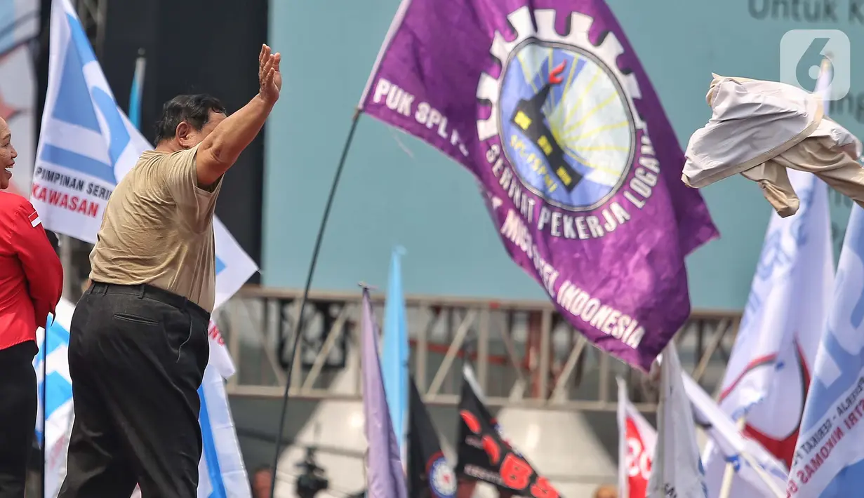 Dalam pidatonya, Presiden Prabowo menggarisbawahi perlunya peran negara dalam menyokong kehidupan kaum buruh agar lebih baik. (Liputan6.com/Angga Yuniar)