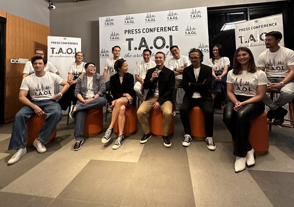 Suasana konferensi pers film The Architecture of Love di Jakarta, Jumat, 20 Oktober 2023. (Foto: Dok. Instagram @ikanatassa)
