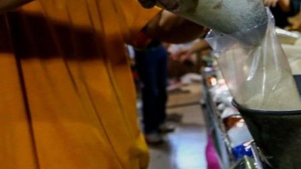 FOTO: Menjelang Bulan Suci Ramadan, Harga Bahan Kebutuhan Pokok di Pasar Tradisional Naik