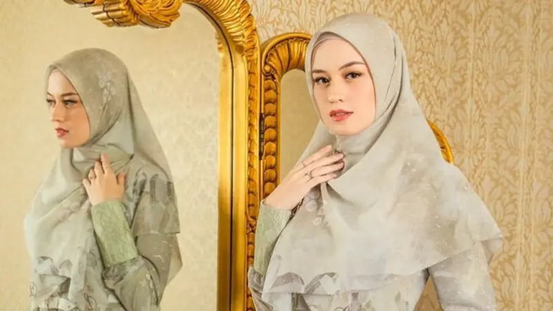 7 Potret Kimberly Ryder saat Pakai Hijab, Banjir Pujian