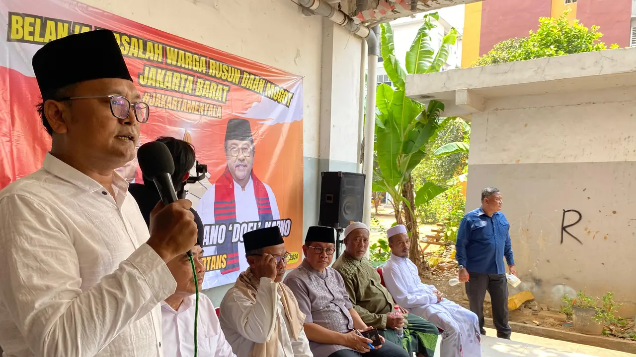 Bakal Calon Gubernur (Bacagub) DKI Jakarta, Pramono Anung saat mengunjungi warga di Rusunawa Pesakih, Daan Mogot, Jakarta Barat, pada Jumat (20/9/2024).