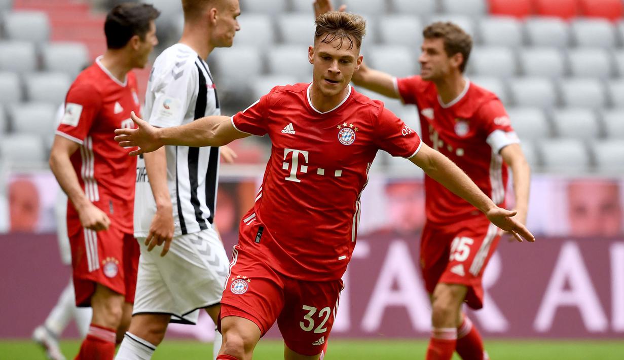 Joshua Kimmich adalah pemain serba bisa milik Bayern Munchen. Orang yang paling berjasa dalam kariernya adalah Ralf Rangnick. Bakat Kimich baru muncul saat direkrut menuju RB Liepzig atas saran Rangnick yang saat itu menjabat sebagai Direktur Olahraga di sana. (AFP/Pool/Sven Hoppe)