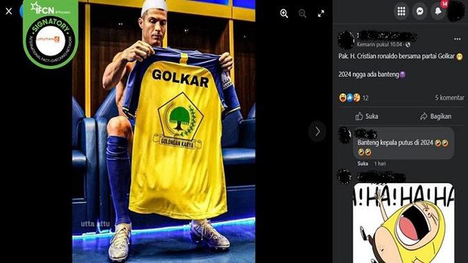 <p>Gambar Tangkapan Layar Foto yang Diklaim Cristiano Ronaldo Memamerkan Jersey dengan Logo Partai Golkar (sumber: Facebook).</p>