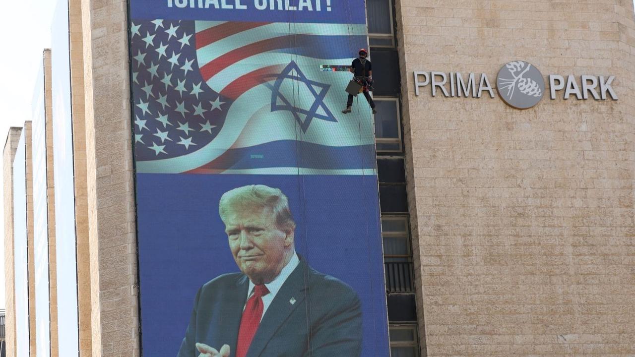 Donald Trump Menang Pemilu AS, Billboard Raksasa 'Make Israel Great' Terpampang di Yerusalem