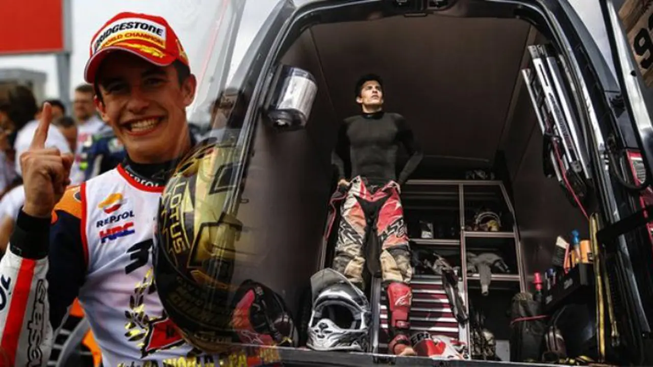 6 Pembalap MotoGP dan Kebiasaan-kebiasaan Anehnya