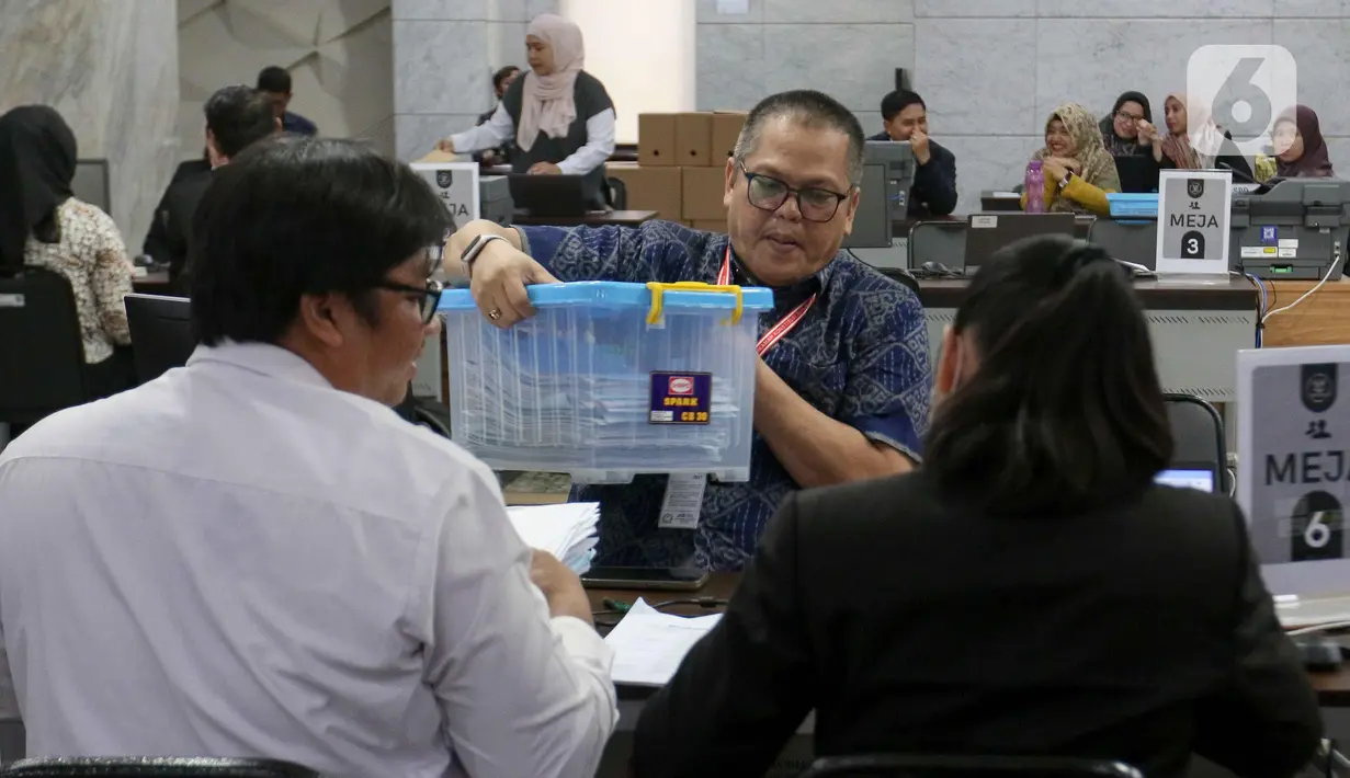 Hingga, Selasa 10 Desember 2024 pukul 14:30 WIB, Mahkamah Konstitusi telah menerima 211 gugatan hasil Pilkada 2024 atau perkara perselisihan hasil pemilihan kepala daerah (PHPKADA) terdiri dari 2 Pilkada tingkat Provinsi, 170 Pilkada Kabupaten dan 39 Pilkada Kota. (Liputan6.com/Herman Zakharia)