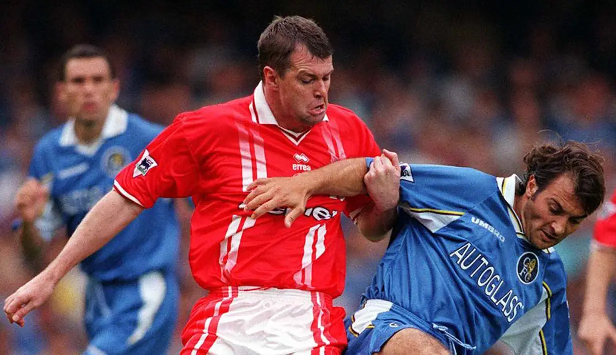 1. Gary Pallister - Pallister memperkuat Manchester United selama sembilan musim pada tahun 1989-1998. (AFP/Tom Hevezi)
