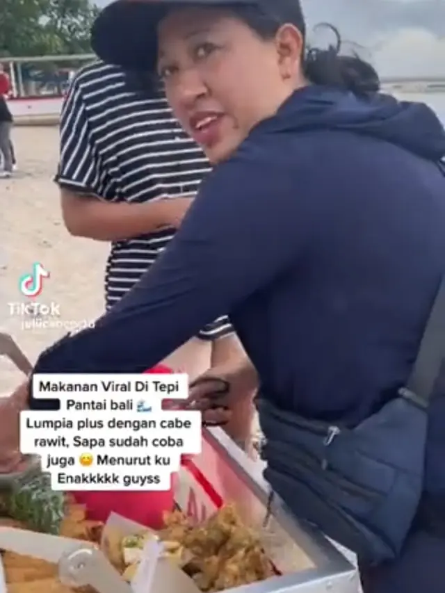 Wanita Mirip Puan Maharani