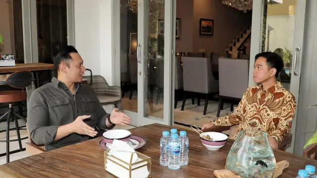 Gibran Rakabuming Raka menemui Ketua Umum Partai Demokrat Agus Harimurti Yudhoyono (AHY), Minggu (22/10/2023).