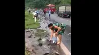 Heboh Banjir Ikan Lele di Jalan Raya Wadaslintang