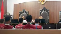 Dibui 107 Hari, 6 Terdakwa Perusakan dan Pengibar Bendera One Piece di Polda NTB Akhirnya Bebas
