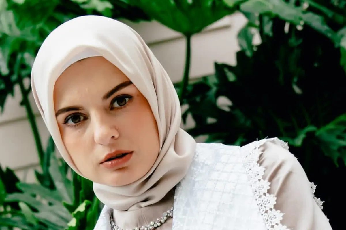 Koleksi busana muslim dari Kolaborasi Desainer Toera Imara dan MYD